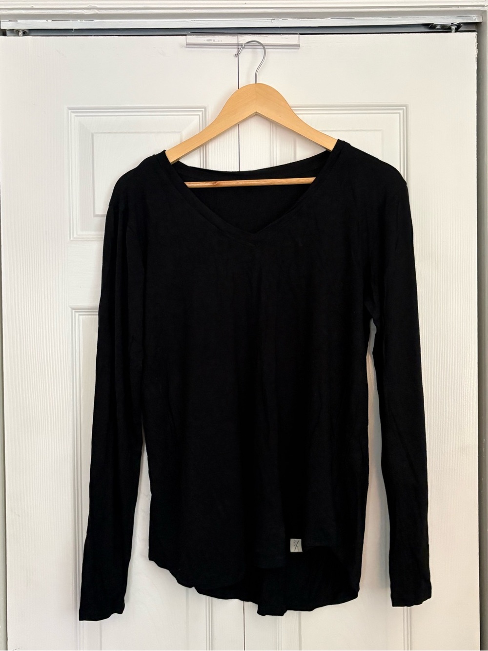 Women’s Black V-Neck Long Sleeve Tee